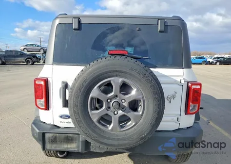 2023 Ford Bronco Base z USA, uszkodzony, nr VIN 1FMDE5BH1PLC15815